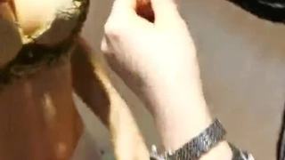秋天的美景00后刚破处第二次做爱就穿着丝袜自己动