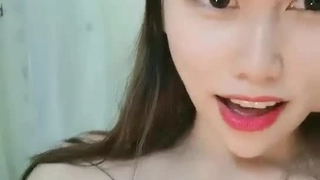 耳元で甘く囁かれながら乳首とち○ぽべろんべろんにしゃぶられ続ける