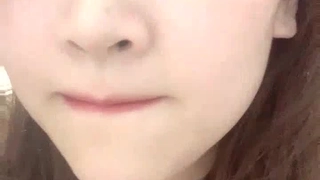 这种婊子就是要射进他嘴里才合理