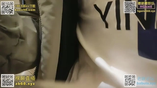 麦田的守望者肥阿姨着急，不带套不脱衣服就开整