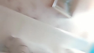猛干穿蕾丝碎花裙的大学白虎妹