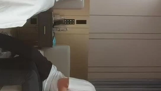 不论学生护士都想%! 94年女孩mary準备两套衣服换着干